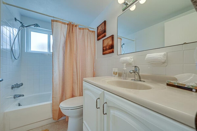 Building Photo - 7536 Topay Ln