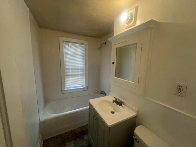 Building Photo - 2555A 16th St