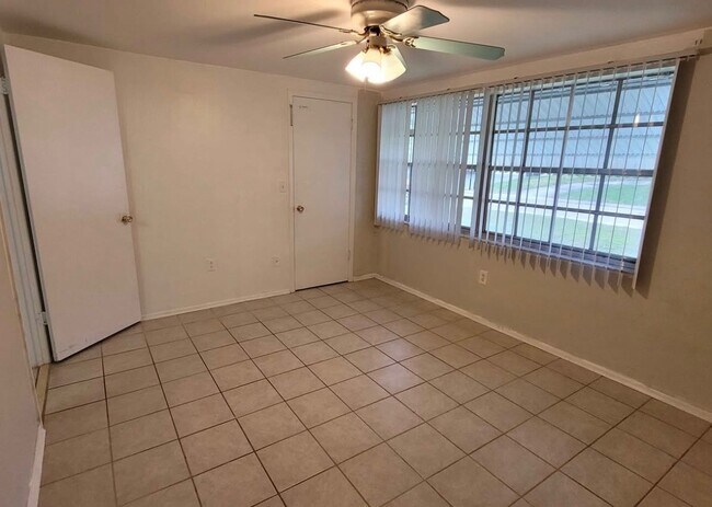 Building Photo - 12411 Partridge Hill Row