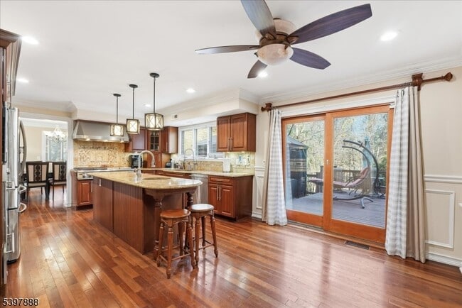 Building Photo - 1605 Justin Pl