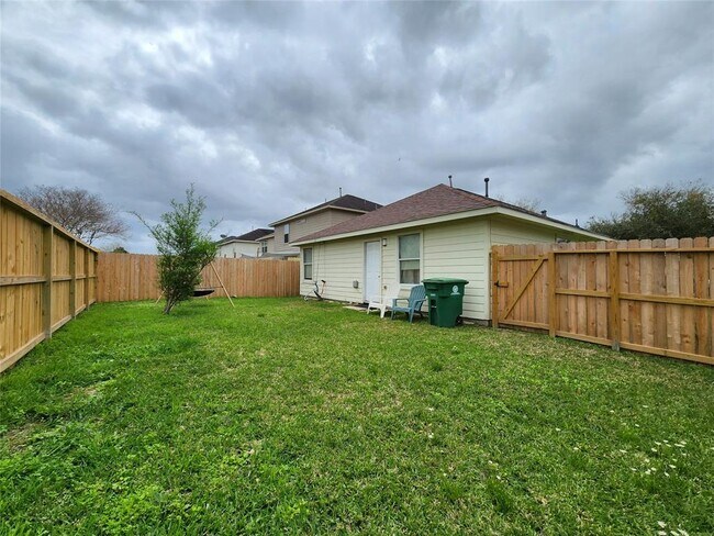 Building Photo - 10811 Tallow Briar Ln