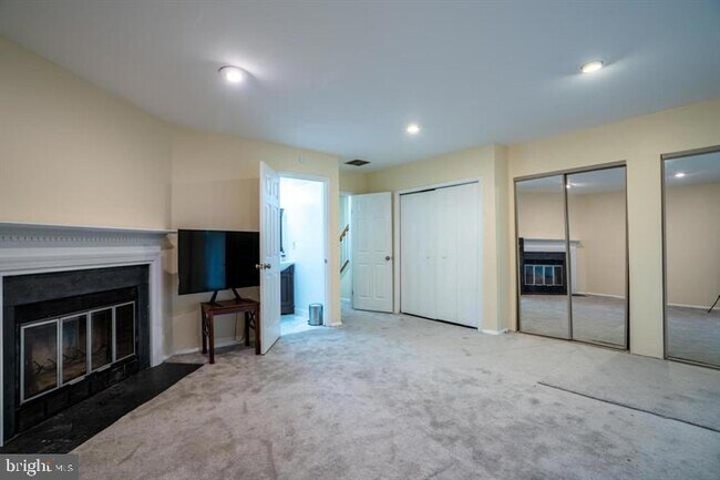 Building Photo - 3500 Vintage Spg Ter