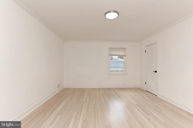 Building Photo - 3858 N Tazewell St