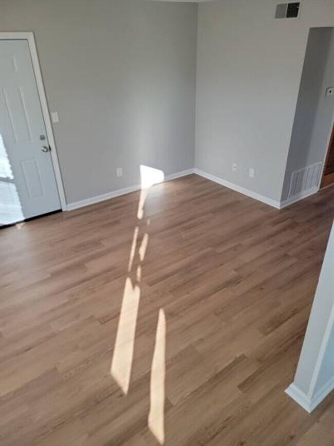 Building Photo - 4808 Saddlebrook Ln