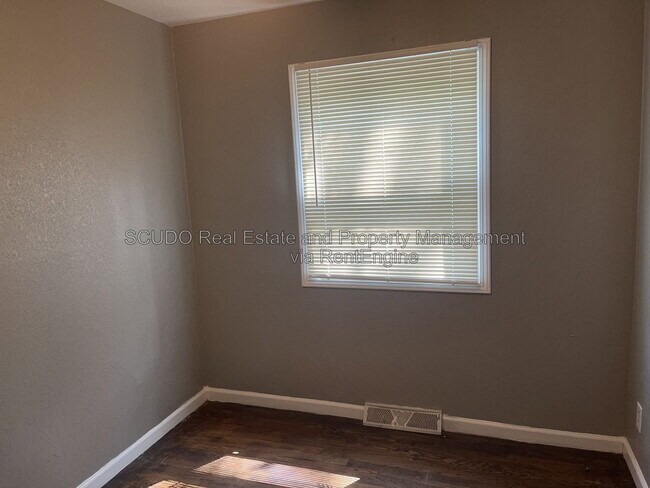 Building Photo - 11219 Ditman Ave