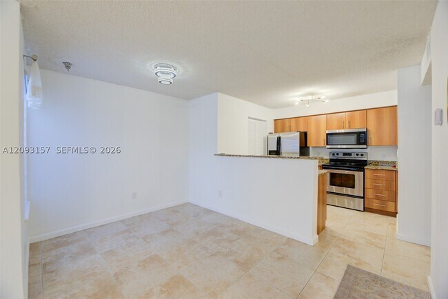 Building Photo - 1020 Crystal C