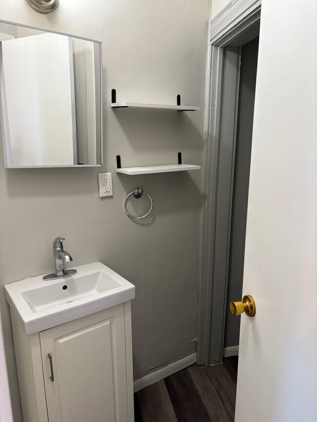 Building Photo - 2147 C St