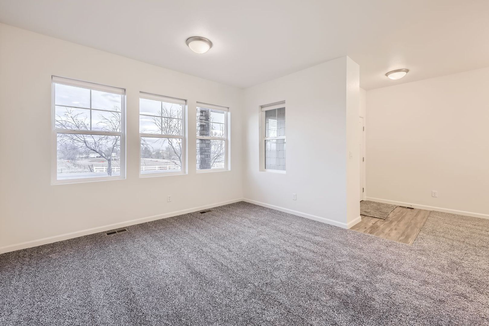 Building Photo - 15501 E 112th Ave
