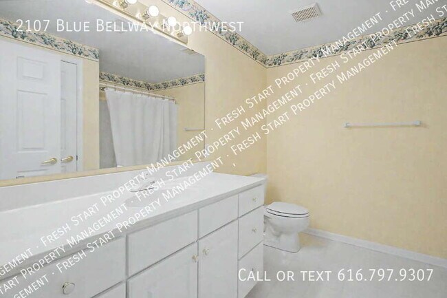 Building Photo - 2107 Blue Bell Way