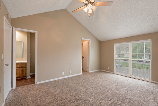 Building Photo - Willow Crossing