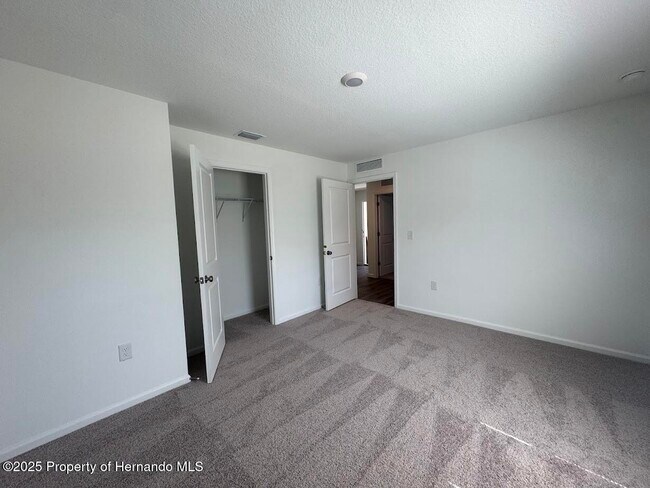 Building Photo - 9610 N San Jose Way