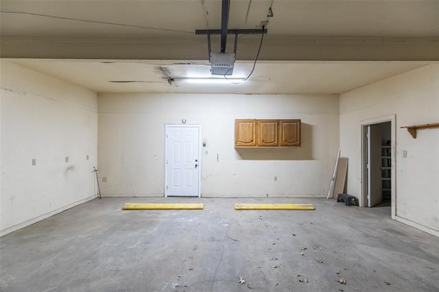 Building Photo - 3333 S 27th St