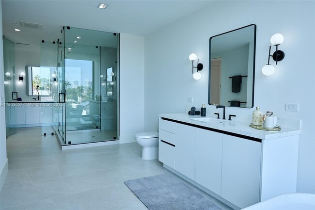 Building Photo - 160 Isle of Venice Dr