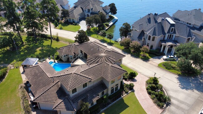 Building Photo - 64 W Shore Ln