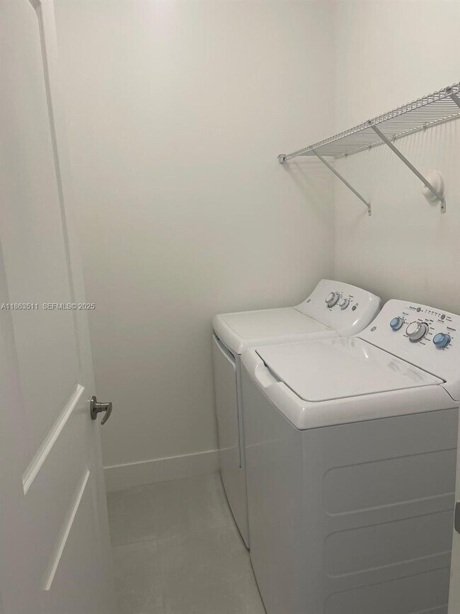 Building Photo - 18988 SW 344th Terrace