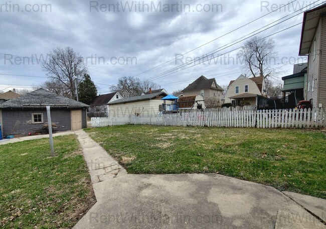 Building Photo - 313 Denver St