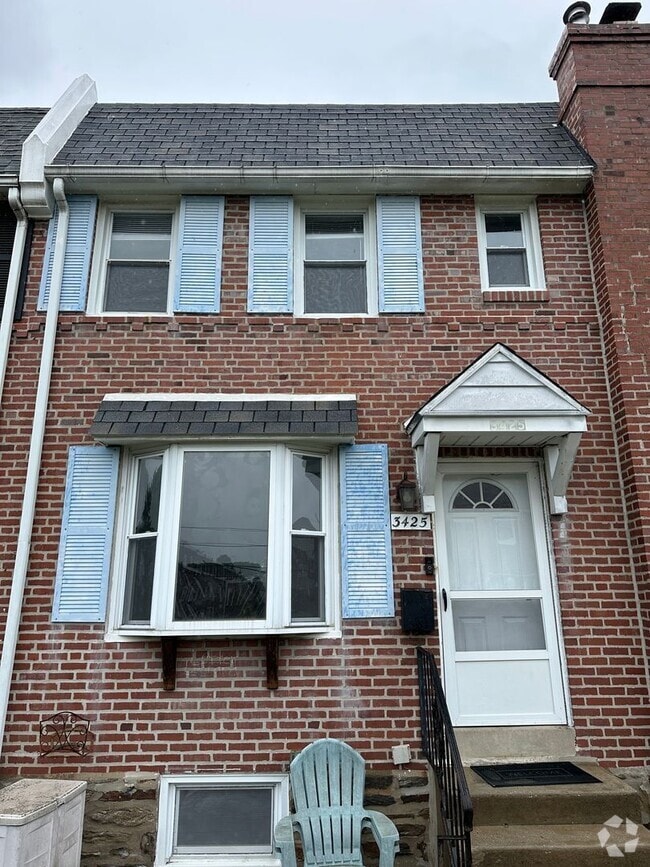 Building Photo - 3 Bed, 1 Bath Rowhome