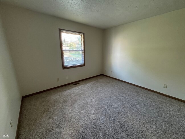 Building Photo - 972 Red Maple Ct