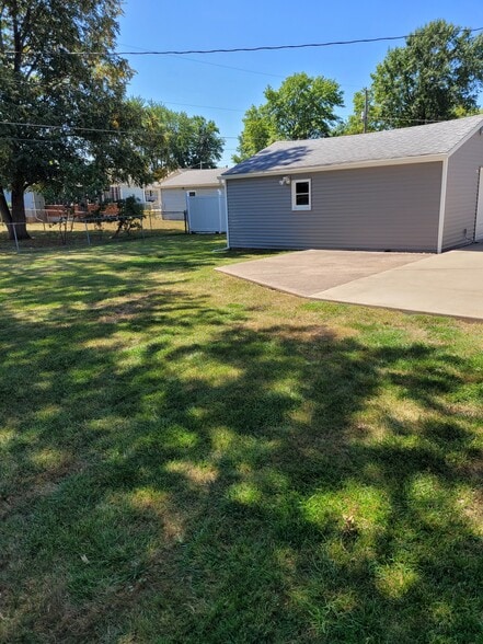 Building Photo - 2021 W 35th St