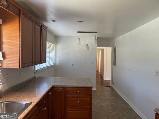 Building Photo - 3050 Rebecca Dr SW