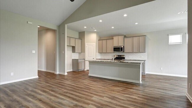 Building Photo - 810 Whispering Winds Dr