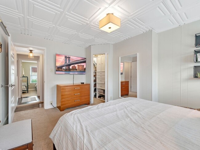 Building Photo - Luxury Updated Row Home | 1 Block from Butler Street