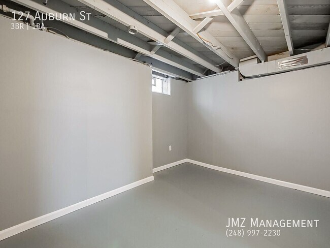 Building Photo - 127 Auburn St
