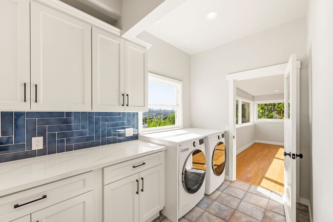 Building Photo - Classic 3bed/2bath Home Near Lake Merritt with Fresh Updates