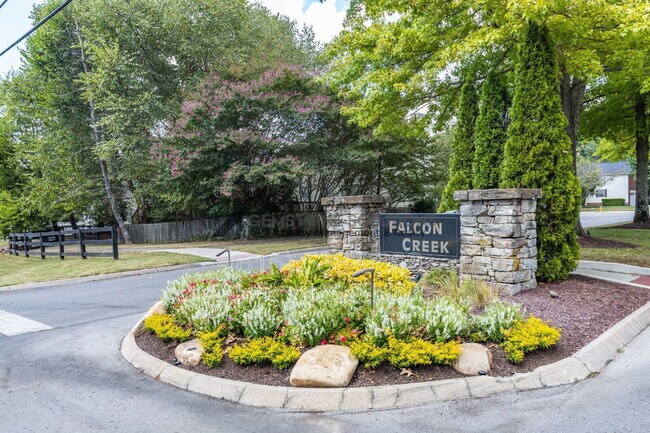 Building Photo - 2214 Falcon Creek Dr