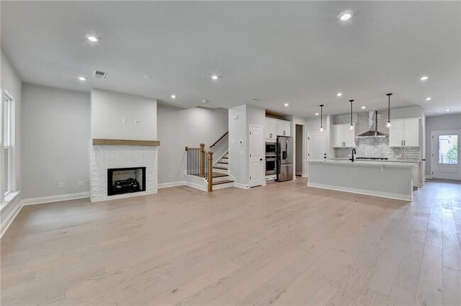 Building Photo - 202 Holsten Ln