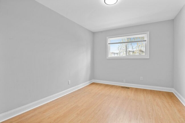 Building Photo - 527 Homestead Rd