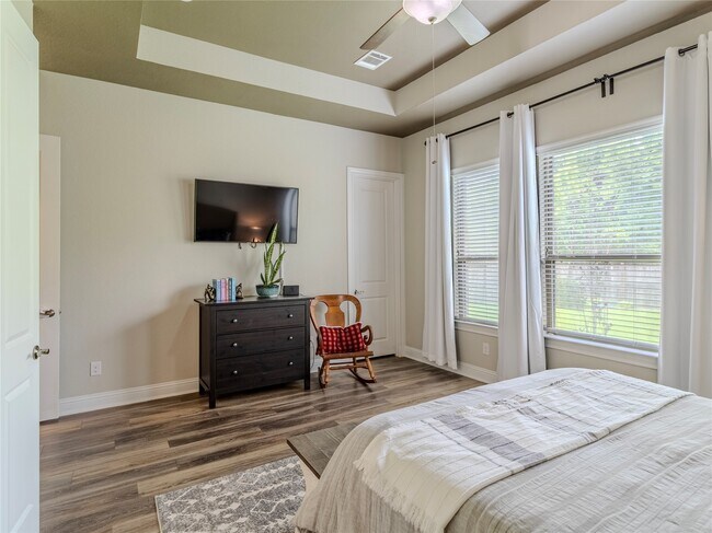 Building Photo - 10923 Texas Rose Dr
