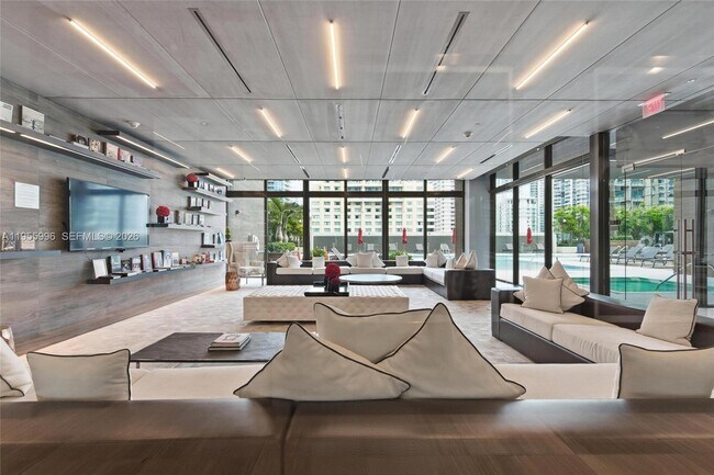 Building Photo - 1080 Brickell Ave