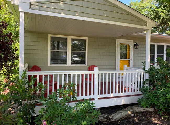 Building Photo - 3803 Bay Dr