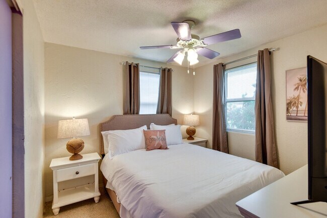 Building Photo - 1512 Richmond Ave