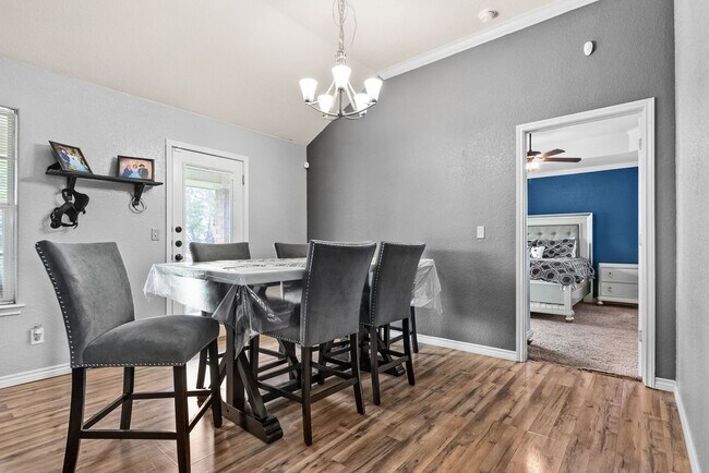 Building Photo - Single Family Home