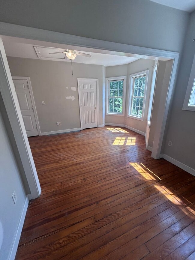 Building Photo - Charming 4-Bedroom Rental in The Fan District