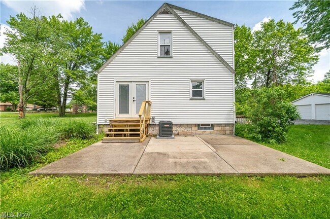 Building Photo - 6665 Clingan Rd