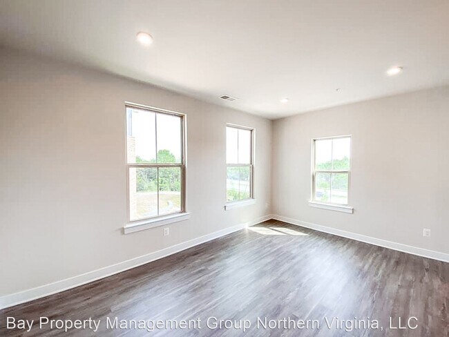 Building Photo - 3 br, 2.5 bath House - 24710 Pantzlaff Far...