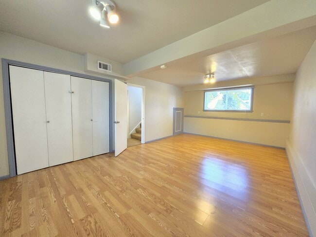 Building Photo - 27631 123rd Ave SE