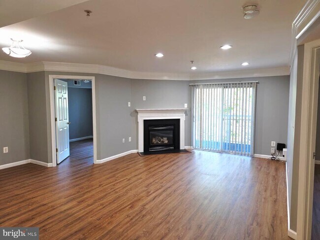 Building Photo - 13800 Farnsworth Ln