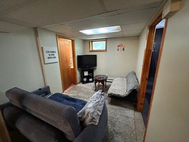 Primary Photo - 41 Hull St