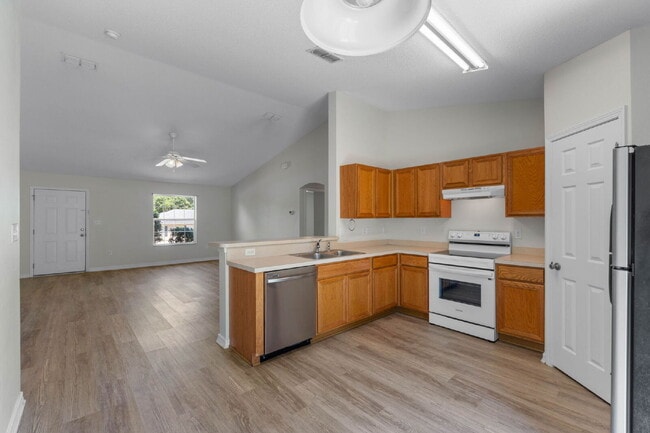 Building Photo - 147 Cabana Way