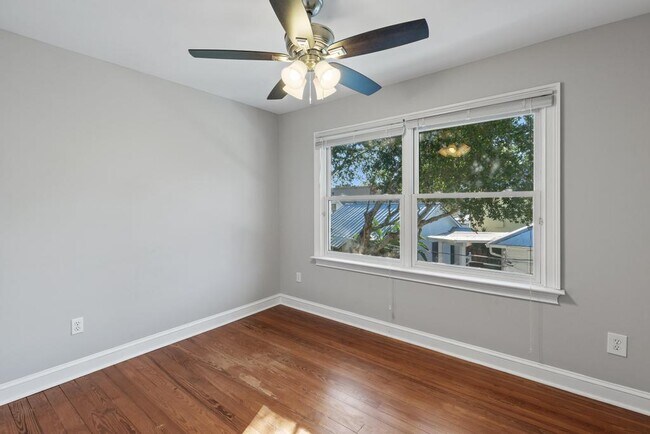 Building Photo - 313 St George St