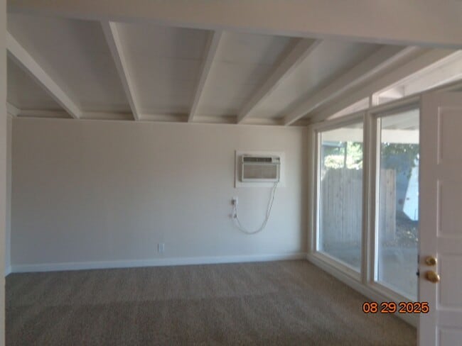 Building Photo - 710 Azalea Way
