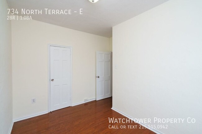 Building Photo - 734 North Terrace