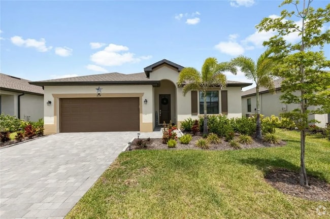 Building Photo - 1734 Saddlewood Cir