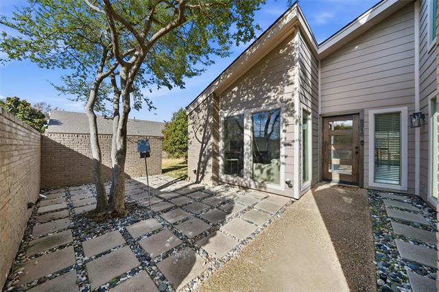 Building Photo - 3313 Overland Dr