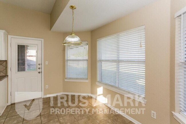 Building Photo - 4300 Capri Dr