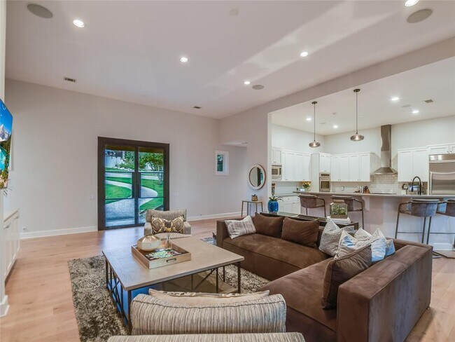 Building Photo - 4704 Monte Carmelo Pl